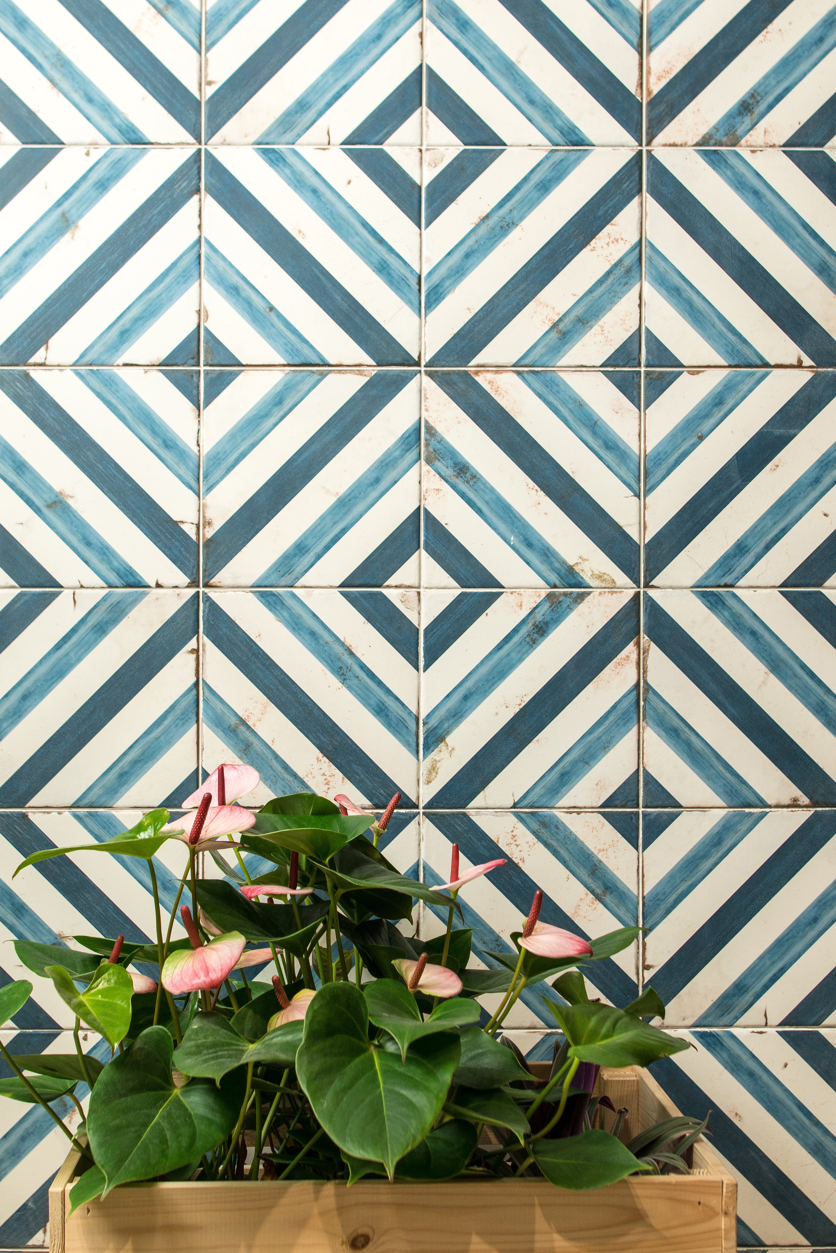 Kaleidoscope Royal Diamond 8X8 Porcelain Tile